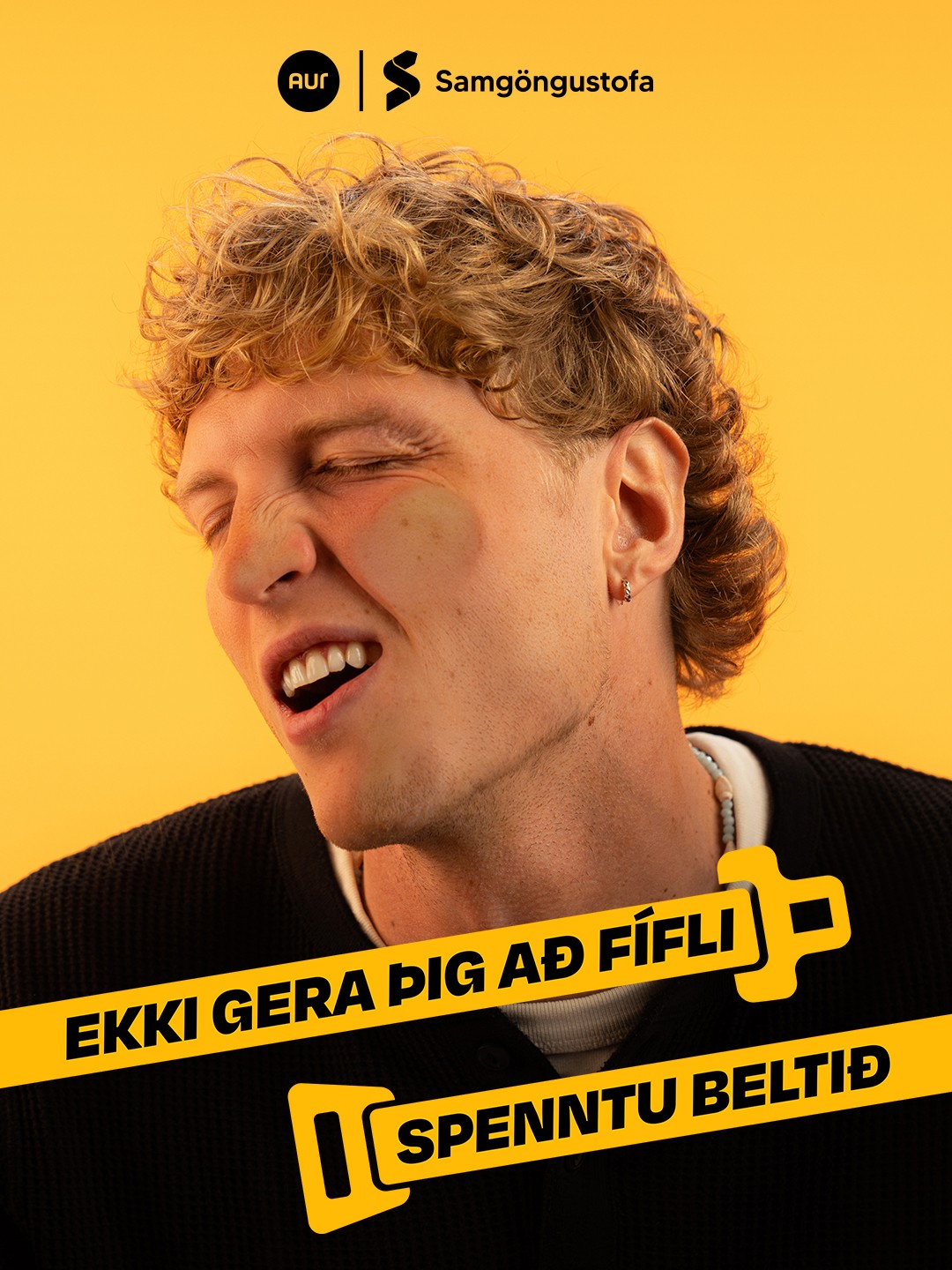 Áhrifavaldur í Spenntu beltið herferð Samgöngustofu og AUR, krullað hár